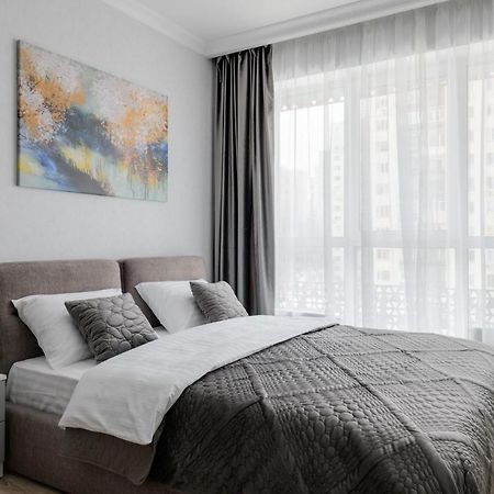 Modern New Cozy Apartment Kvartet Railway Station Kiev Bagian luar foto