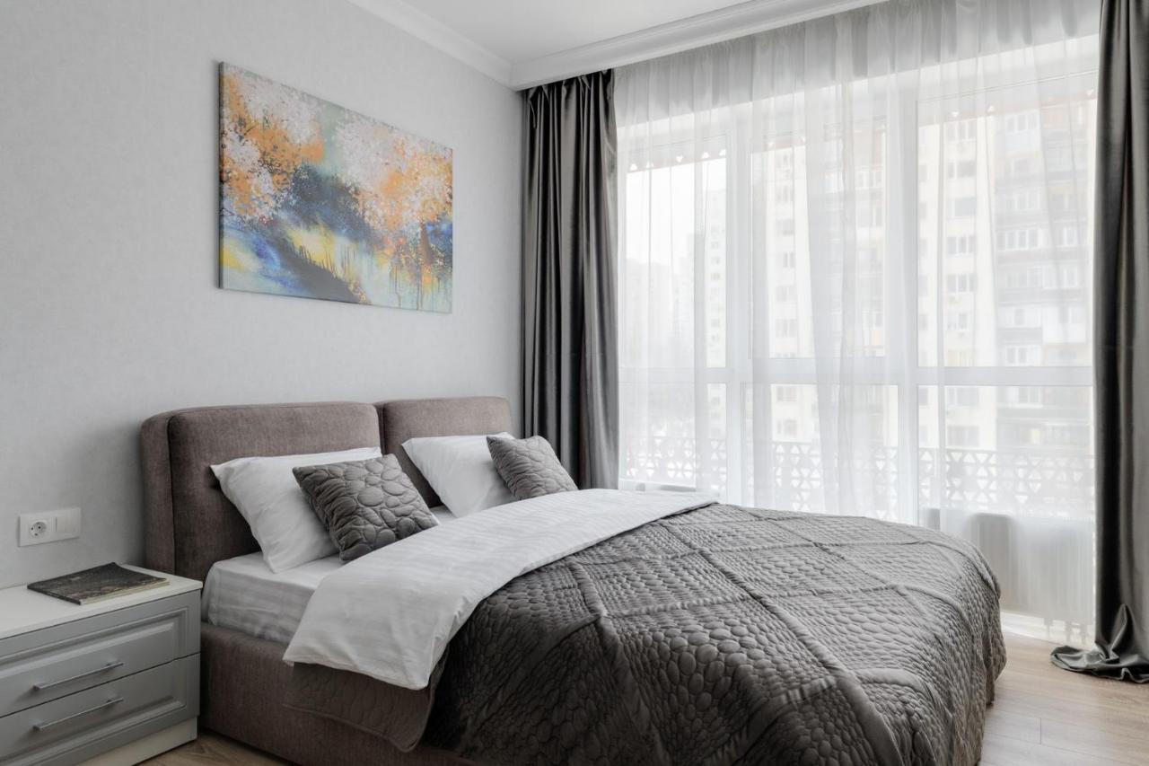 Modern New Cozy Apartment Kvartet Railway Station Kiev Bagian luar foto