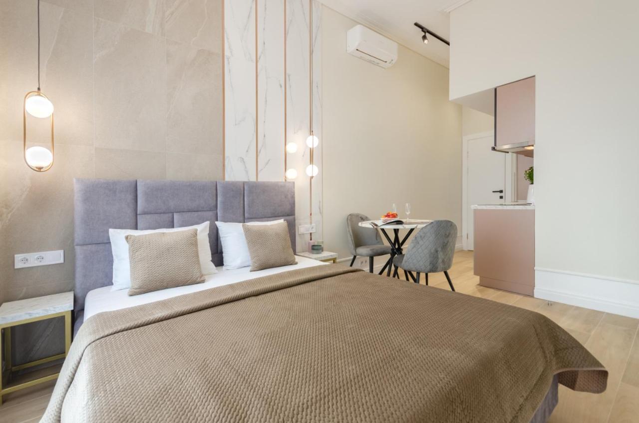 Modern New Cozy Apartment Kvartet Railway Station Kiev Bagian luar foto