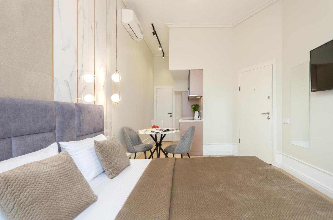 Modern New Cozy Apartment Kvartet Railway Station Kiev Bagian luar foto