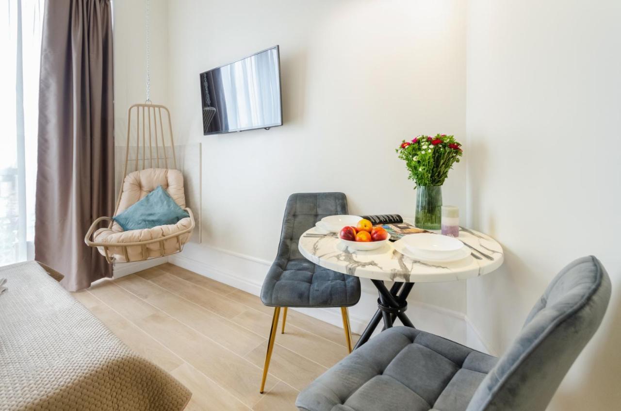 Modern New Cozy Apartment Kvartet Railway Station Kiev Bagian luar foto